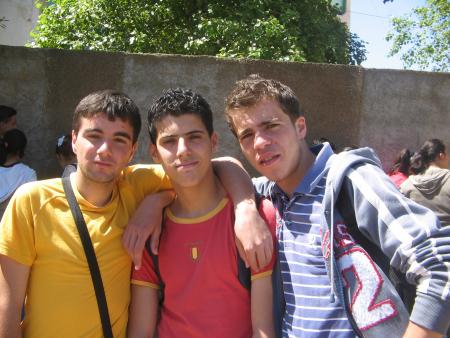                                                 le trio